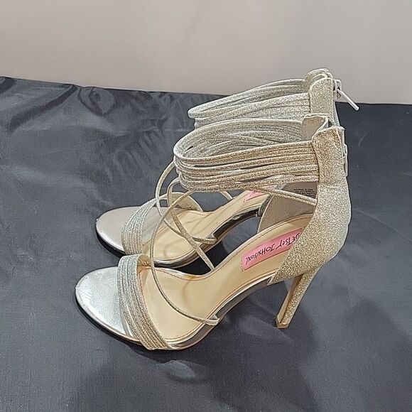 BLUE BY BETSEY JOHNSON WOMEN'S KORA DRESS SANDAL, Silver Glitter - Picture 7 of 16